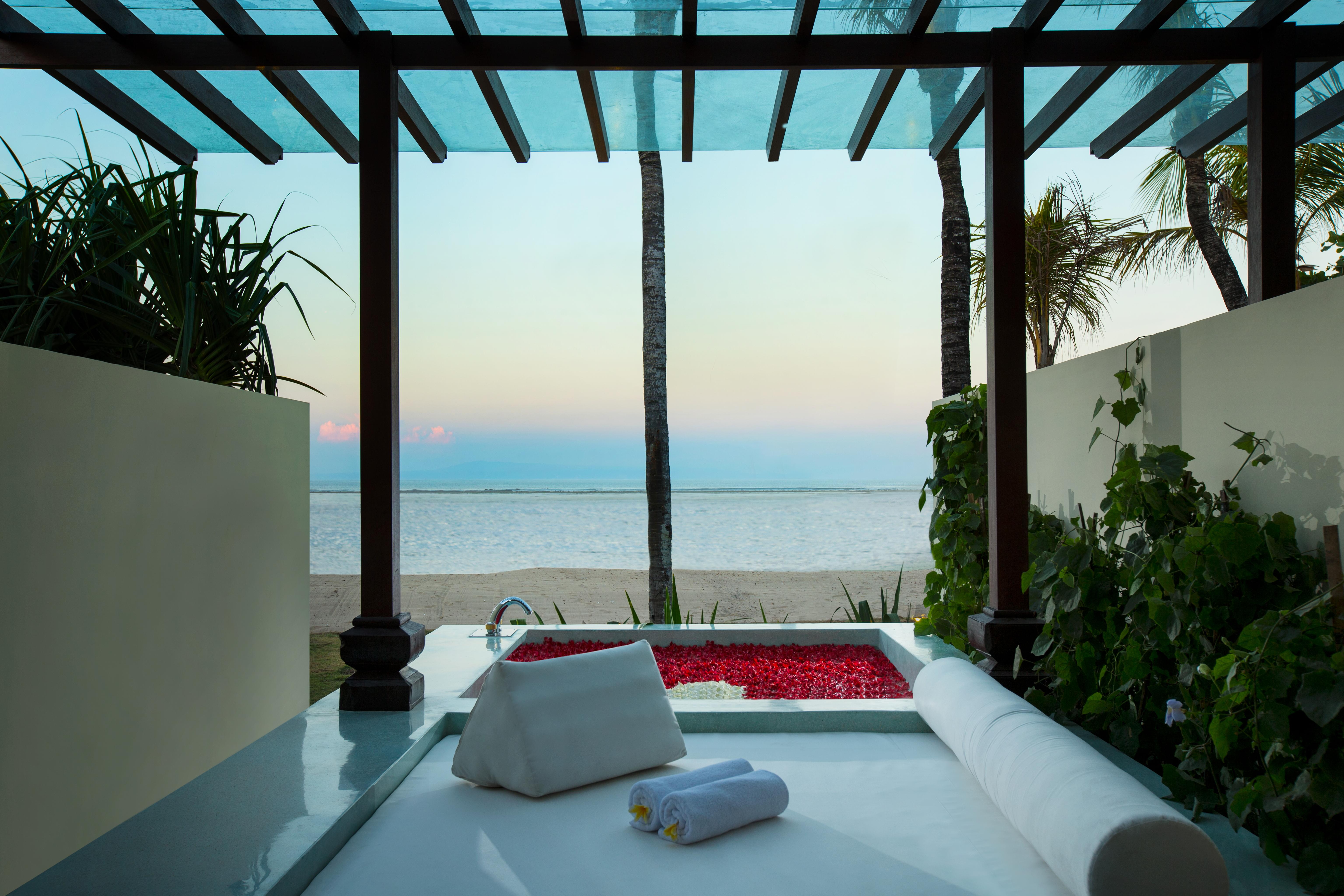 Sadara Resort Нуса Дуа Екстериор снимка The Beachfront Spa at The Oberoi, Mumbai